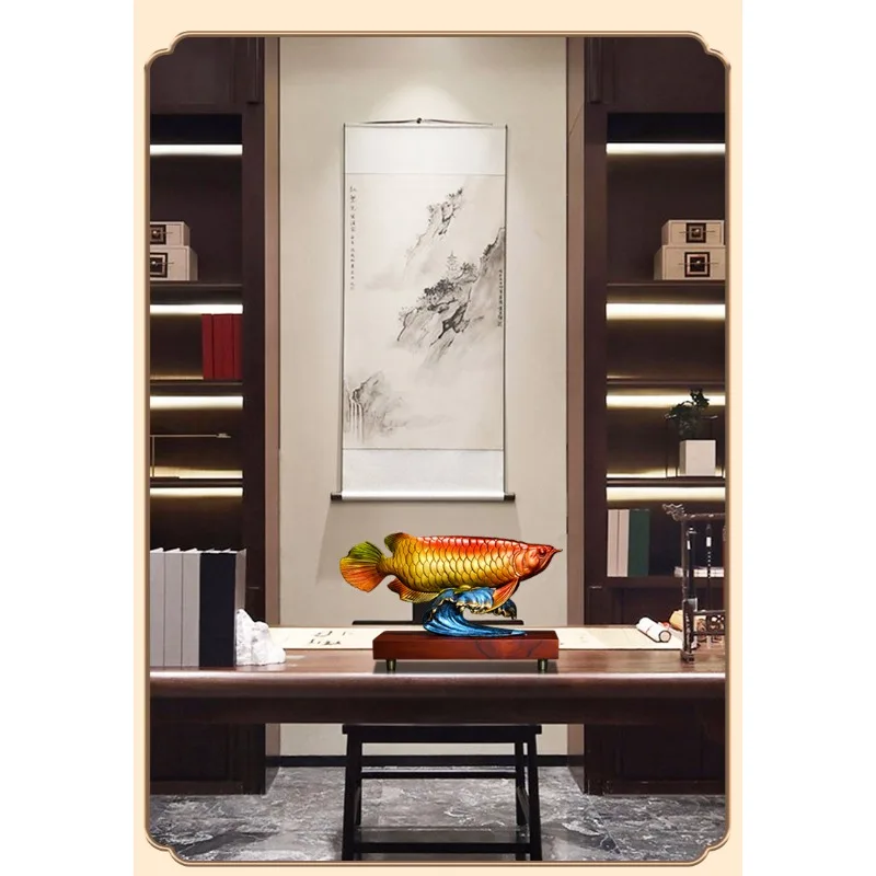 

Богатое и богатое, золотое латунное украшение в виде арованы, цветное медное украшение в форме арованы на столе регистрации открытия офиса