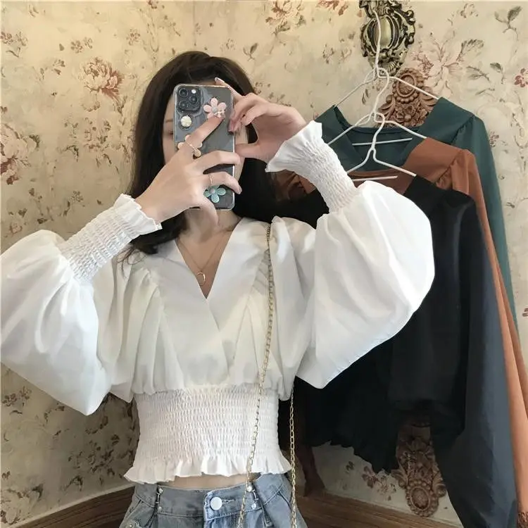 

The New Korean Version of The Spring French Design Style Blouse White Shirt Women Wear Short Shirt