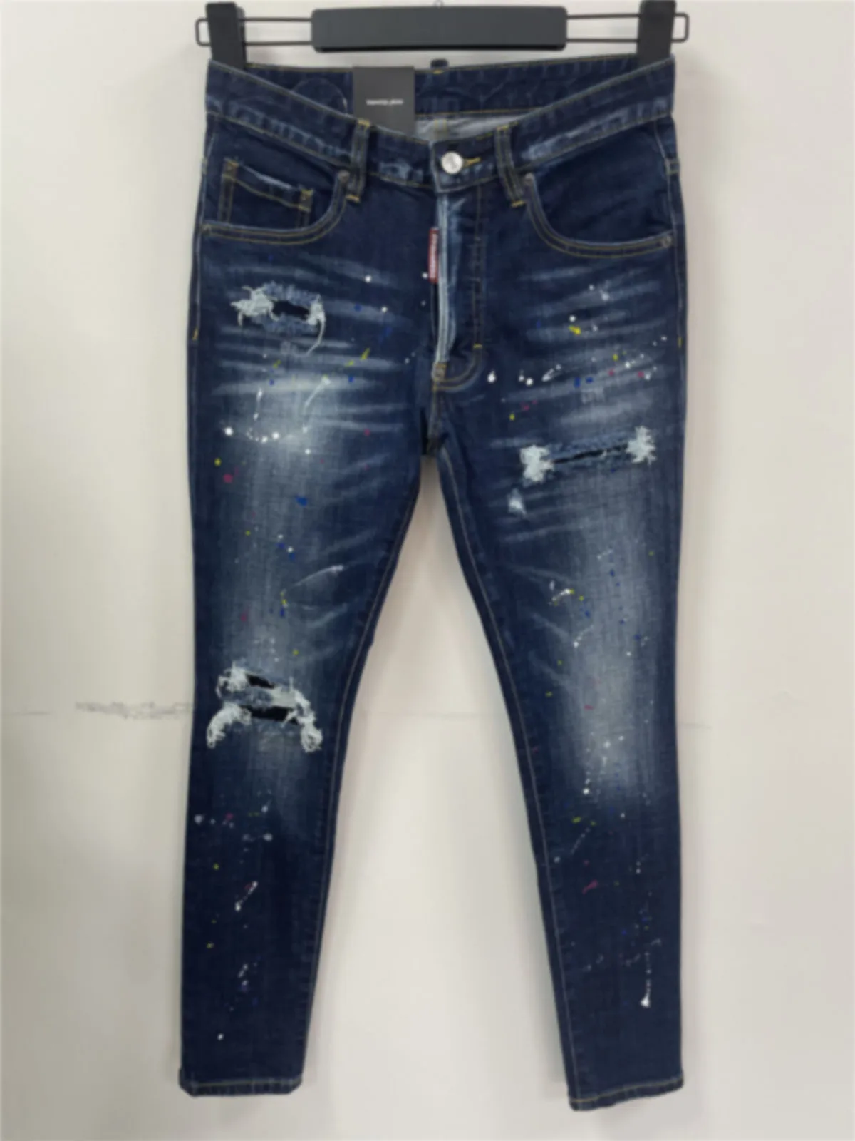 

2024 Spring/Summer New D2 Jeans for Men, Washed, Scratched, Patched, Painted, Three Dimensional Cutting, Small Feet, Blue