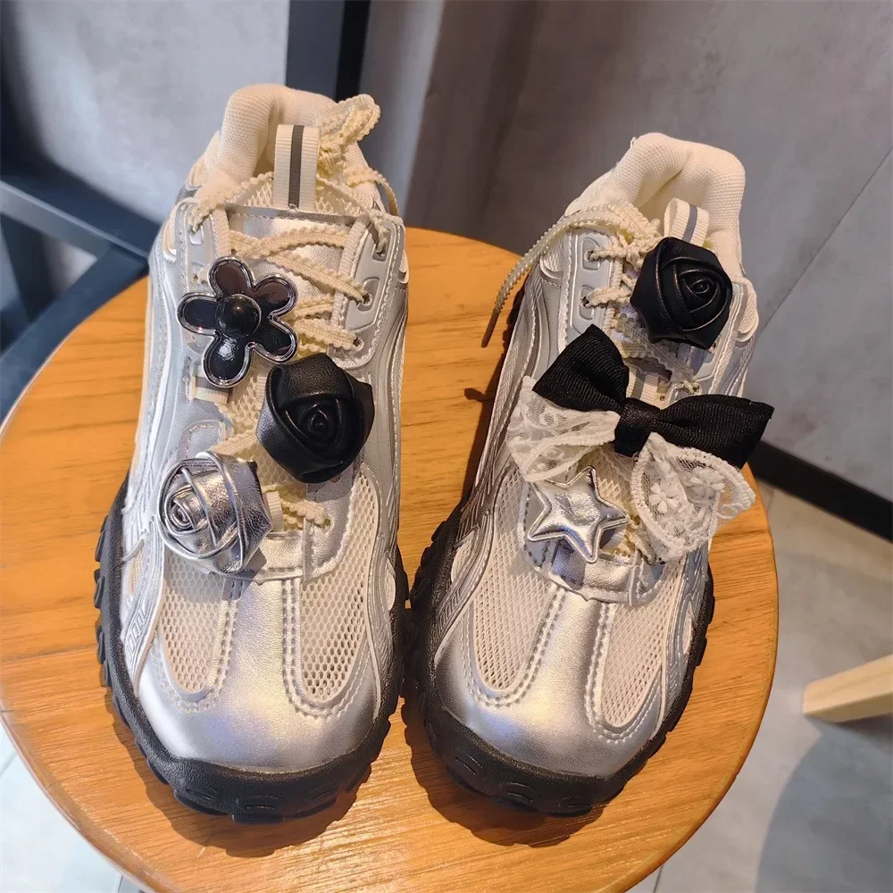 1 قطعة مقاطع أربطة الحذاء الموضة الجديدة مشبك الزينة مشبك حذاء للأحذية الرياضية الجلود ارتفع القوس القلب الأحذية السحر إكسسوارات أحذية