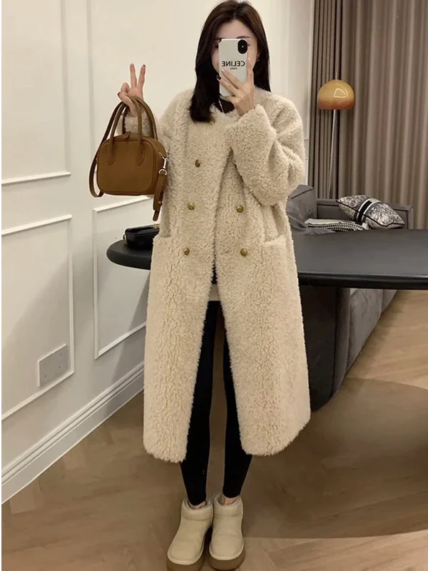 

Женское осенне-зимнее пальто из овечьей шерсти средней длины с двойным рядом пуговиц, утепленное хлопком, с кожаными вставками