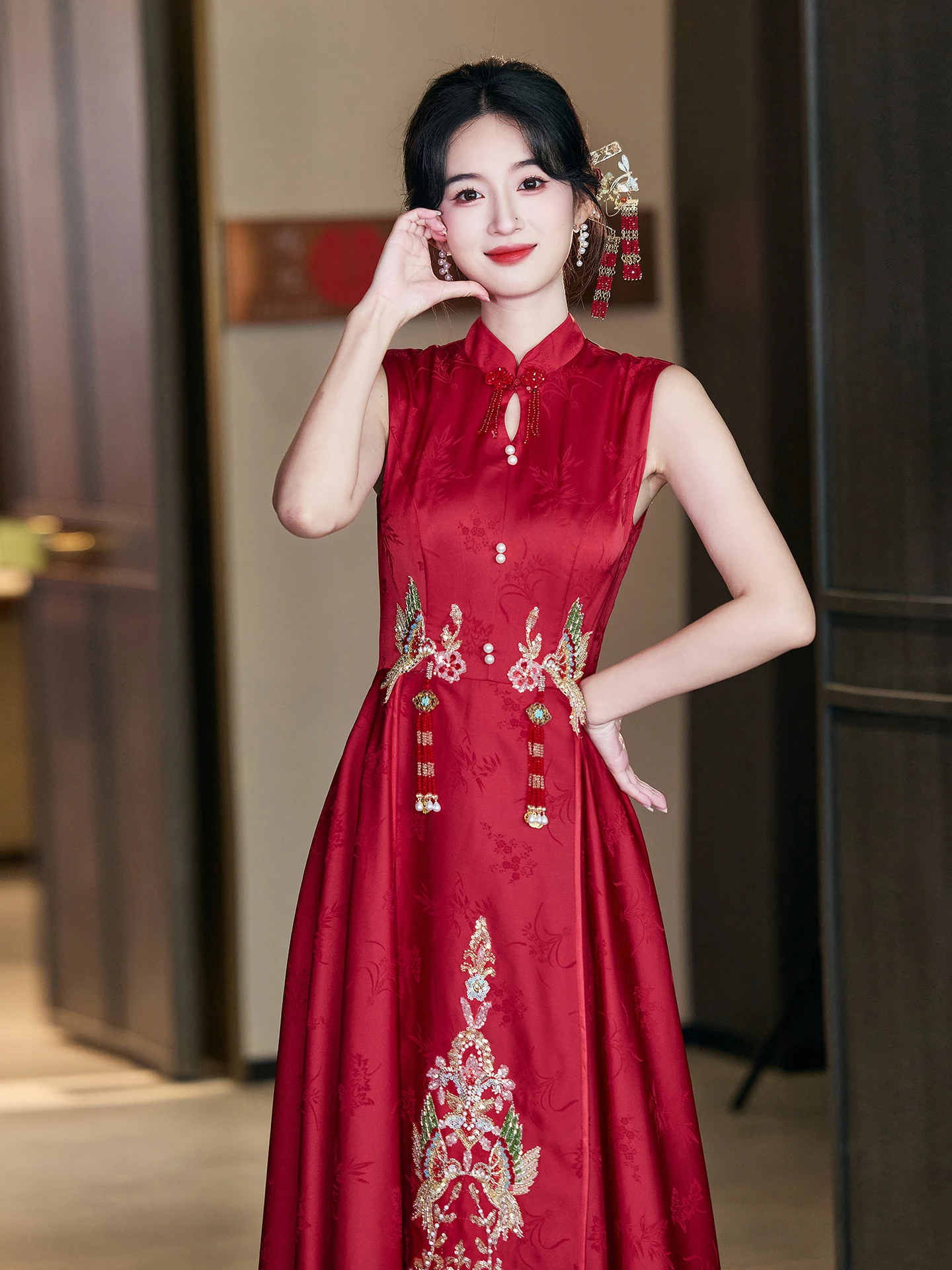 

Красное свадебное платье для беременных женщин, свадебное платье с высокой талией, юбка А-силуэта, короткий рукав, высокий воротник, полиэстер