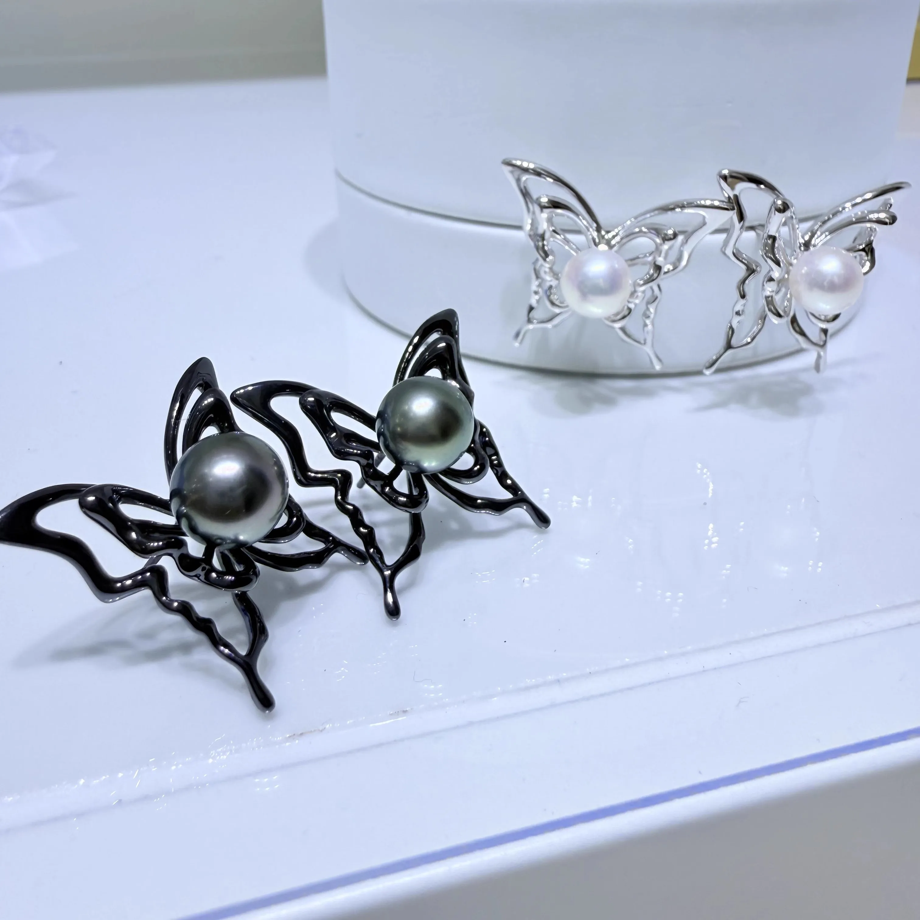 

Новинка - Изысканный жемчуг AAAA8-9 мм, натуральный круглый жемчуг Южного моря, серьги-бабочки 925s