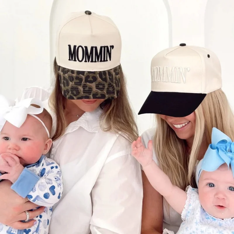 

2 pcs Mommin Embroidery Ponytail Hat Vintage Two-Tone Trucker Hat Adjustable Baseball Cap Fit Unisex Outdoor Casual Headwear