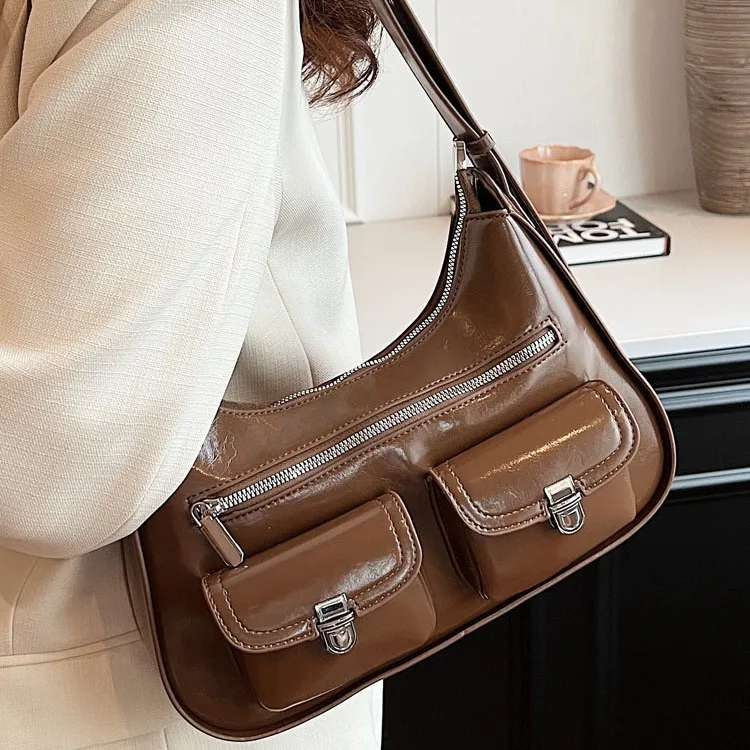 

Large capacity commuter bag women's summer New shoulder messenger bag retro underarm messenger bag for students in class