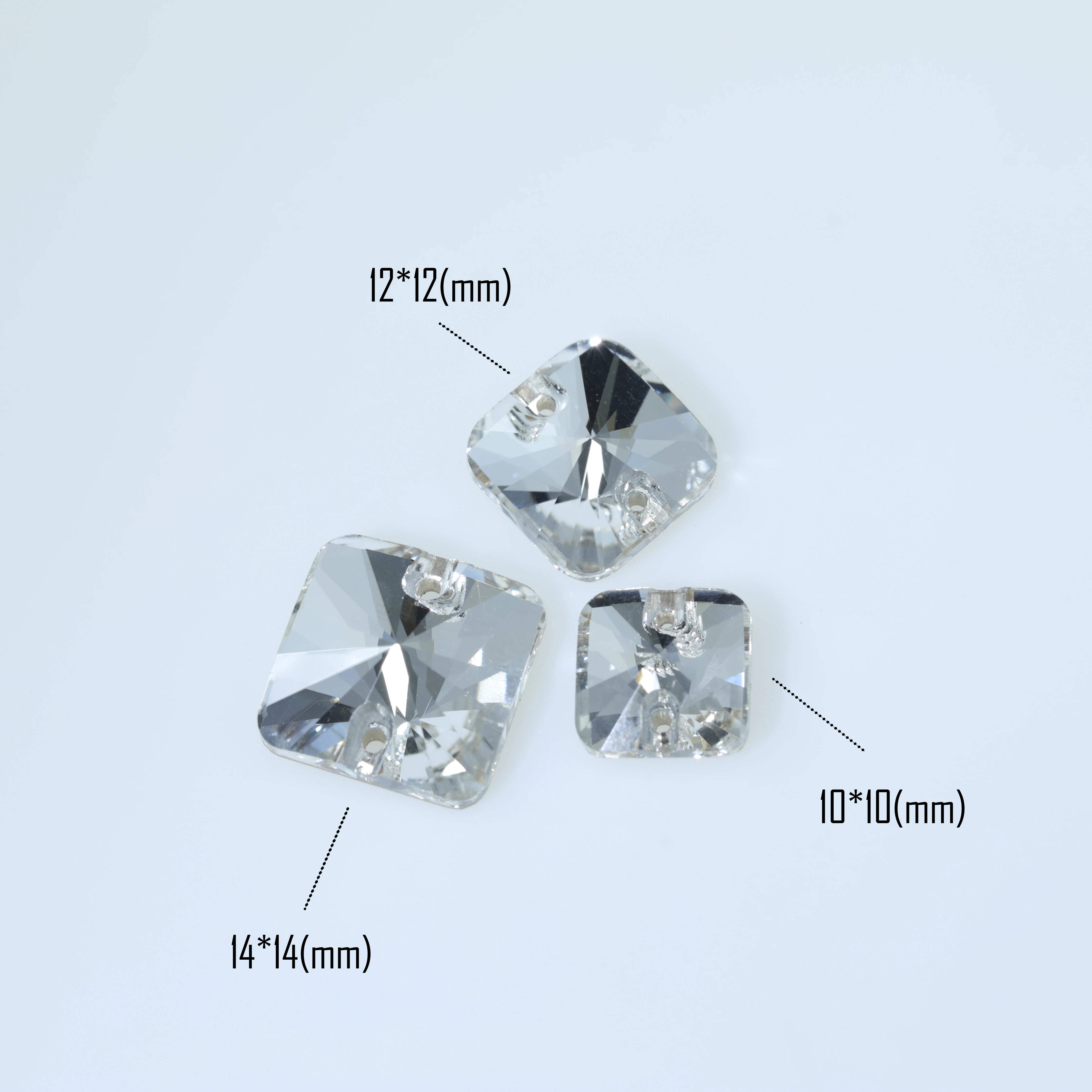 Leuchtende Quadratische Flache Aufnähbare Strasssteine Rovoli Hochwertige Glaskristalle mit Bemaltem Effekt für Kleidung, Taschen, Hochzeitskleider – Detail 4