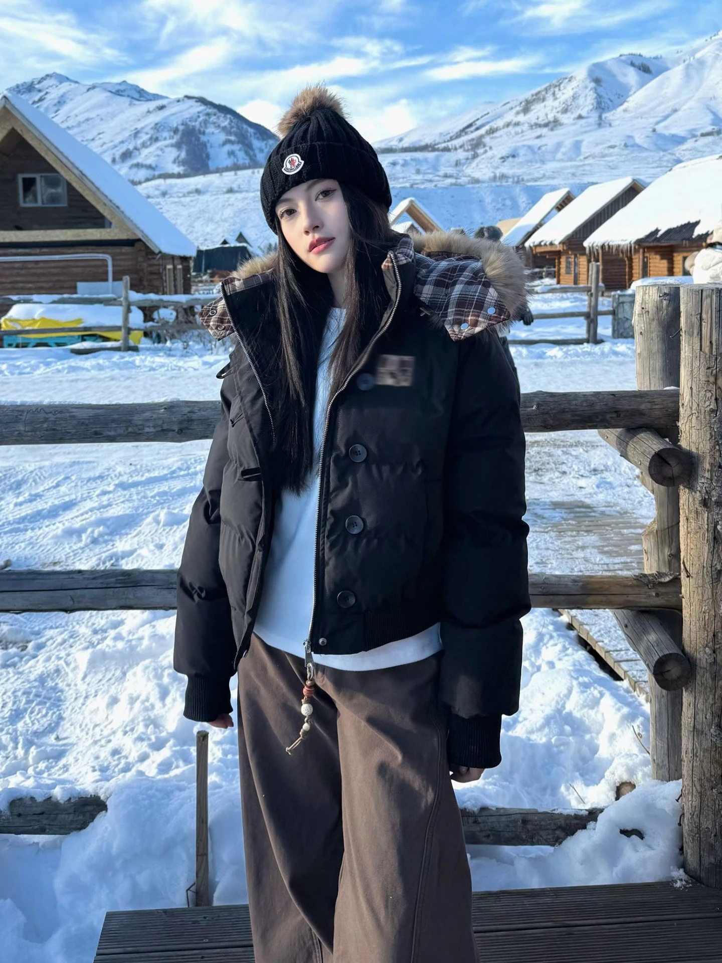 

Женское зимнее пальто в стиле ретро: американский дизайн, утепленное хлопком, приталенное, с меховым воротником, в корейском стиле