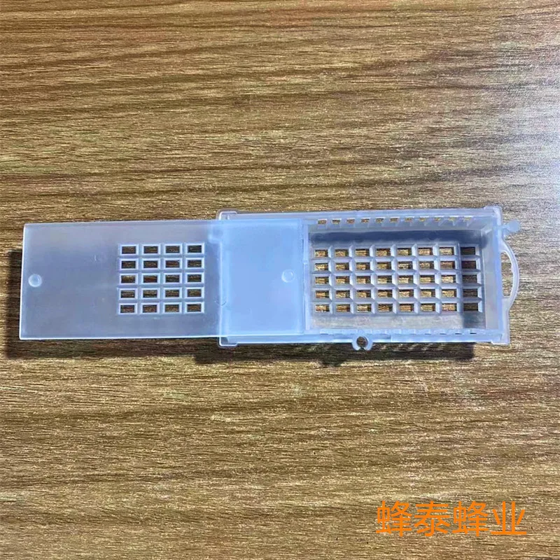 100PCS Cross border Spot Extended Prisoner King Cage Export Type King Cage Plastic Queen Cage Queen Cage Breeding Box Buckle