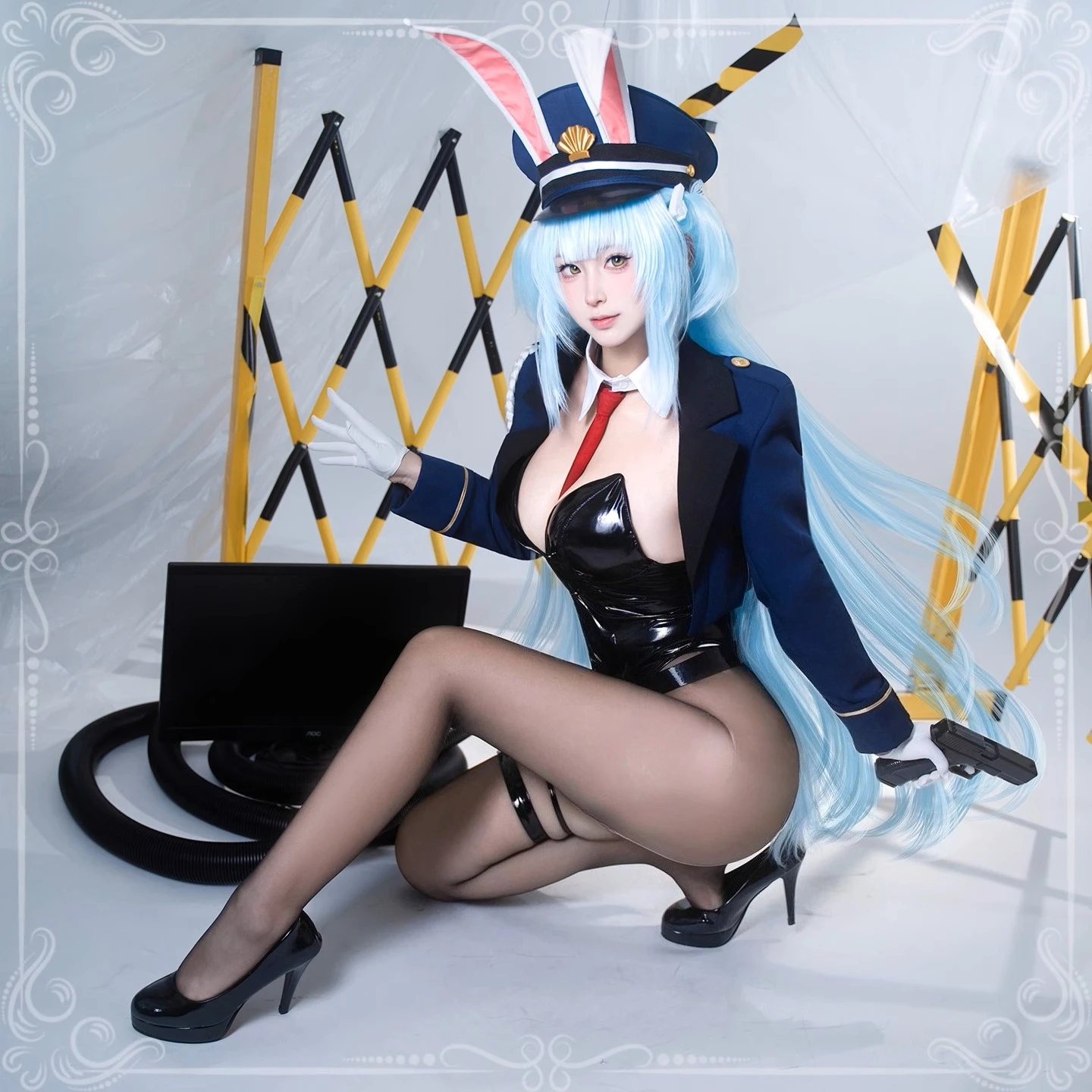 

Azur Lane HMS Neptune Cosplay Costume Bunny Girl Jumpsuit Rabbit Officer Uniform Full Set Suit Halloween Party Role Play Clothes