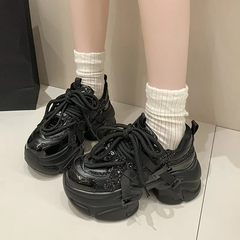 

Женские зимние кроссовки на толстой платформе 8 см, красные, с мехом, на танкетке, повседневные, в стиле «dad shoes», кожаные, спортивные