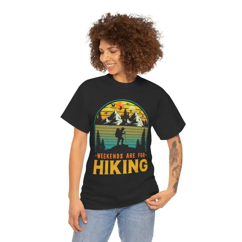 

Футболка Weekends Are for Hiking Retro Mountain Outdoor Adventure
