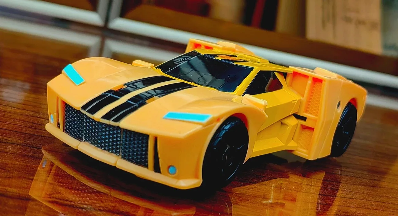 Auf Lager Hasbro Transformation Toys Earth Spark Bee Animierte Version Actionfiguren Roboter, Modell Anime Figuren Geschenkkollektion