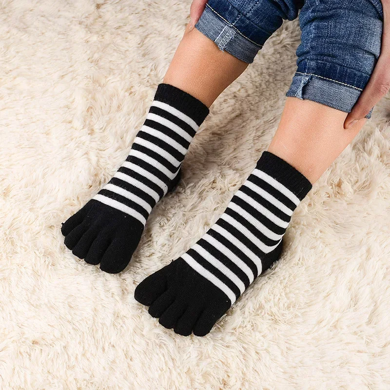 Korean Casual Striped Sports White Black Socks Spring Autumn Cotton Thermal Five-toe Fingers Stockings for Children Boys Girls