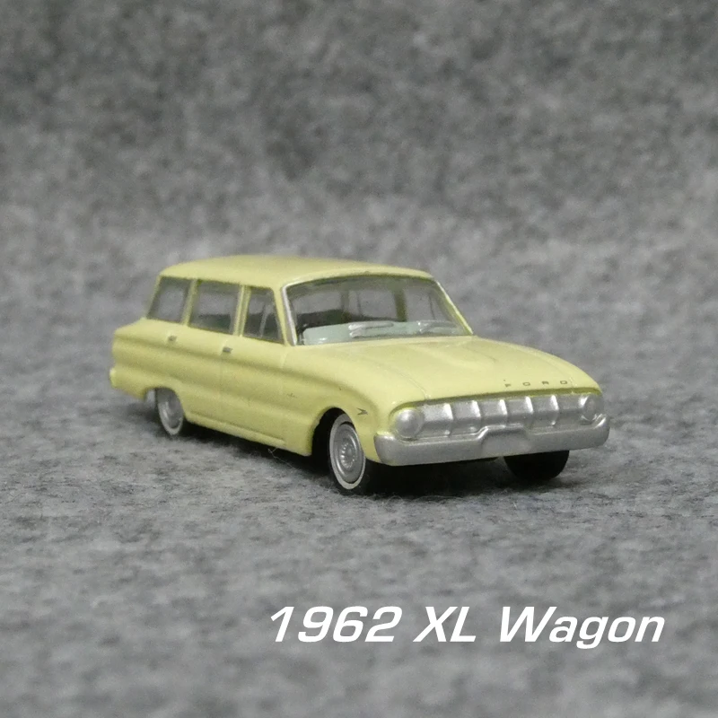 

New Diecast Alloy 1:87 Scale Ford Falcon 1962 XL Wagon Car Model Sand Table Scene Display Prop Adult Classic Collection Ornament