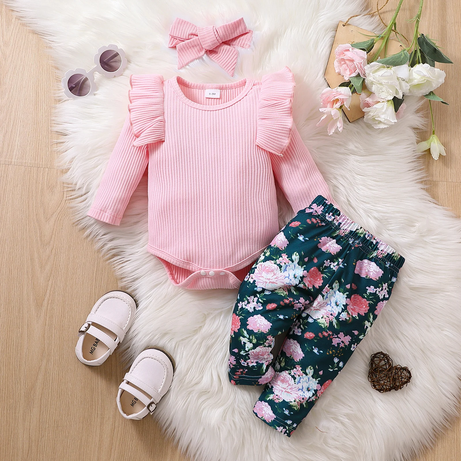 

Детский комплект с принтом и повязкой на голову