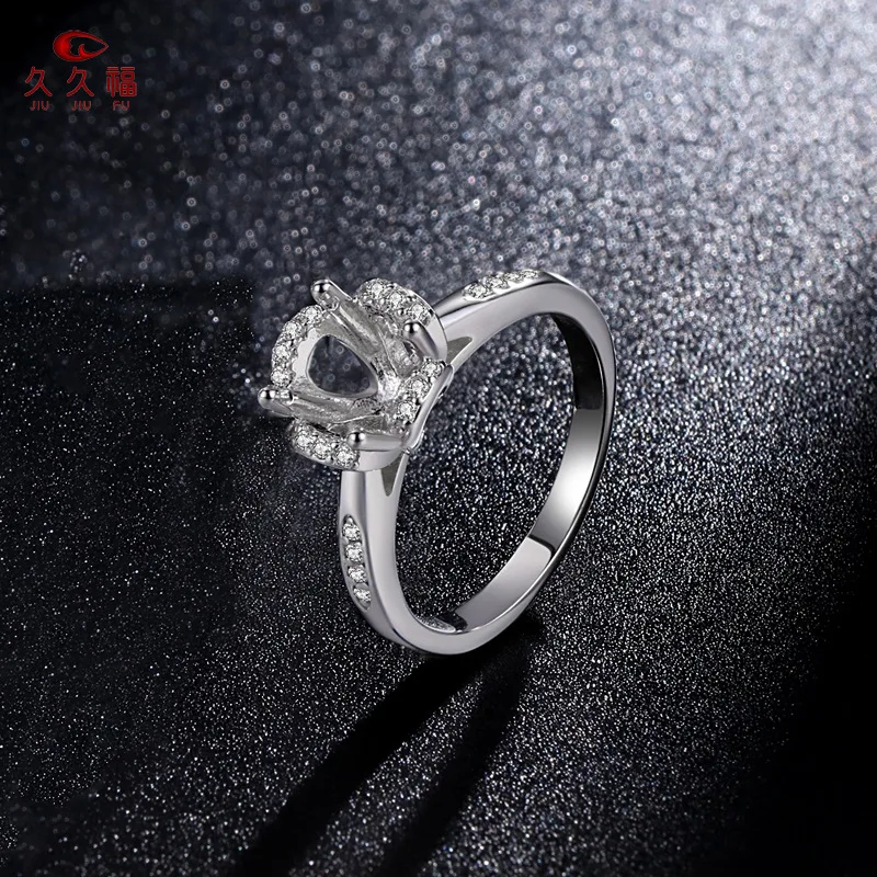 Four-Claw Elegant Floral Ring for Women, PT950 Platinum with 1 Carat Moissanite, show fresh and gorgeous feminine charm.