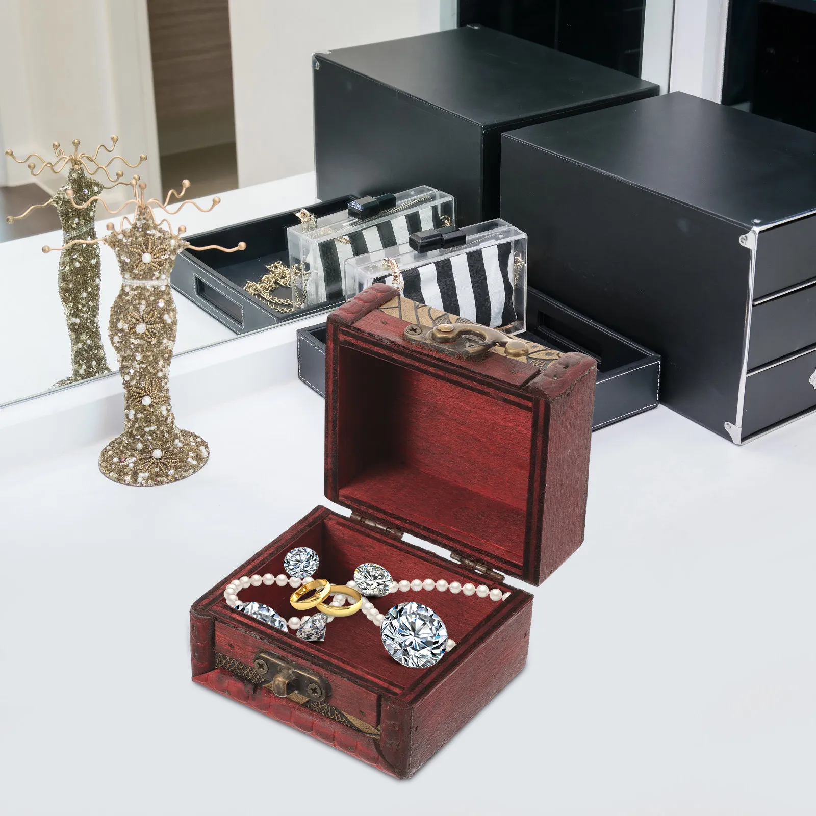 

Vintage Jewelry Storage Box Portable Small Case for Bracelets Rings Pendants Compact Organizer Travel Friendly Mdf Alloy Build