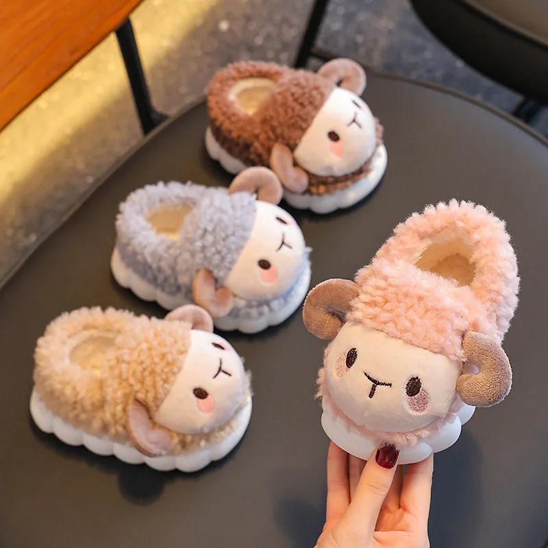 

2025 Winter Girls Plush Slippers Cartoon New Boys Causal Children's Fashion Cotton Shoes Kids Home Warmth Slippers Soft Bottom
