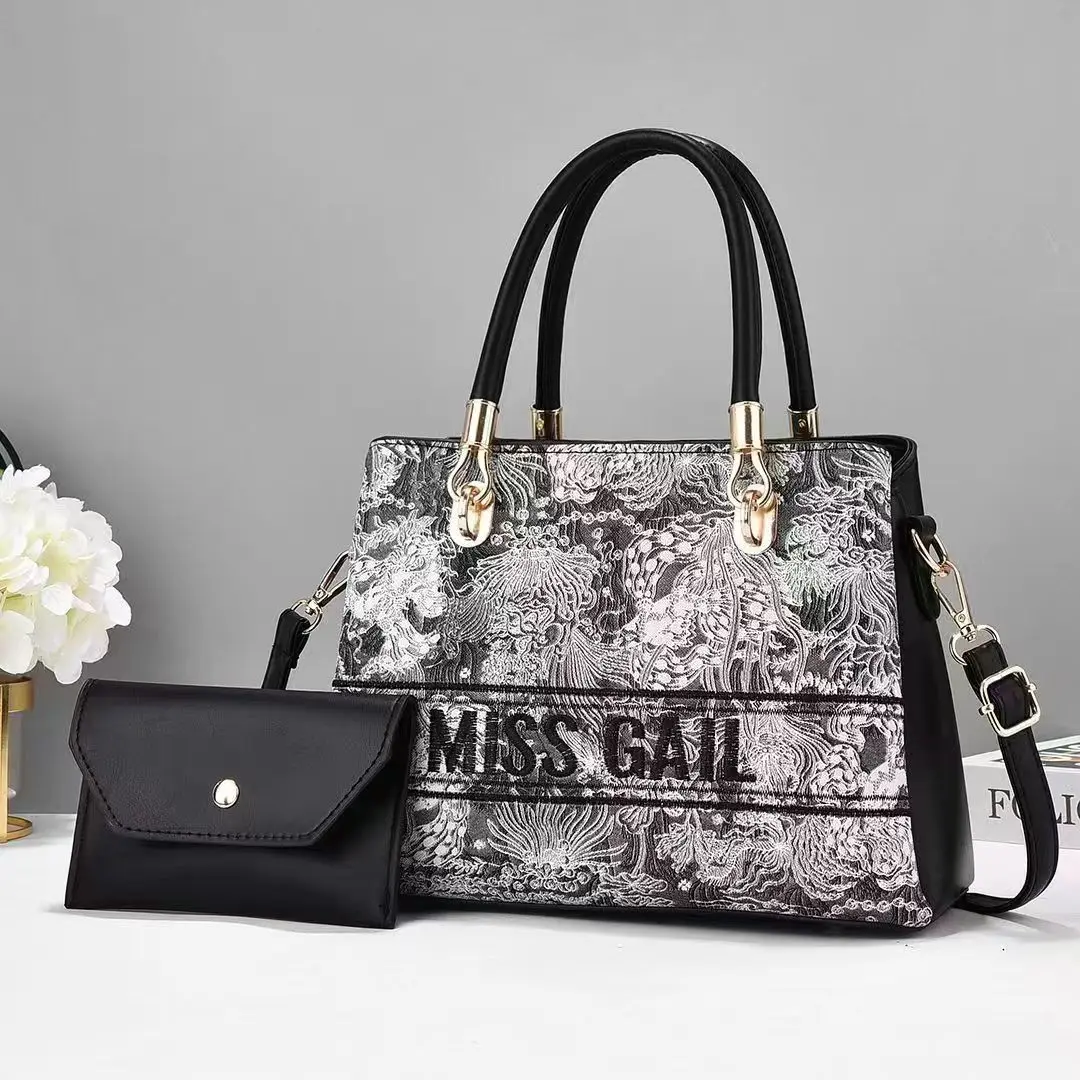 

Korean Version Chain Shoulder Crossbody Bag Trendy Retro Mother Handbag Flower Pattern Large Capacity Commuter Women's Bag PU