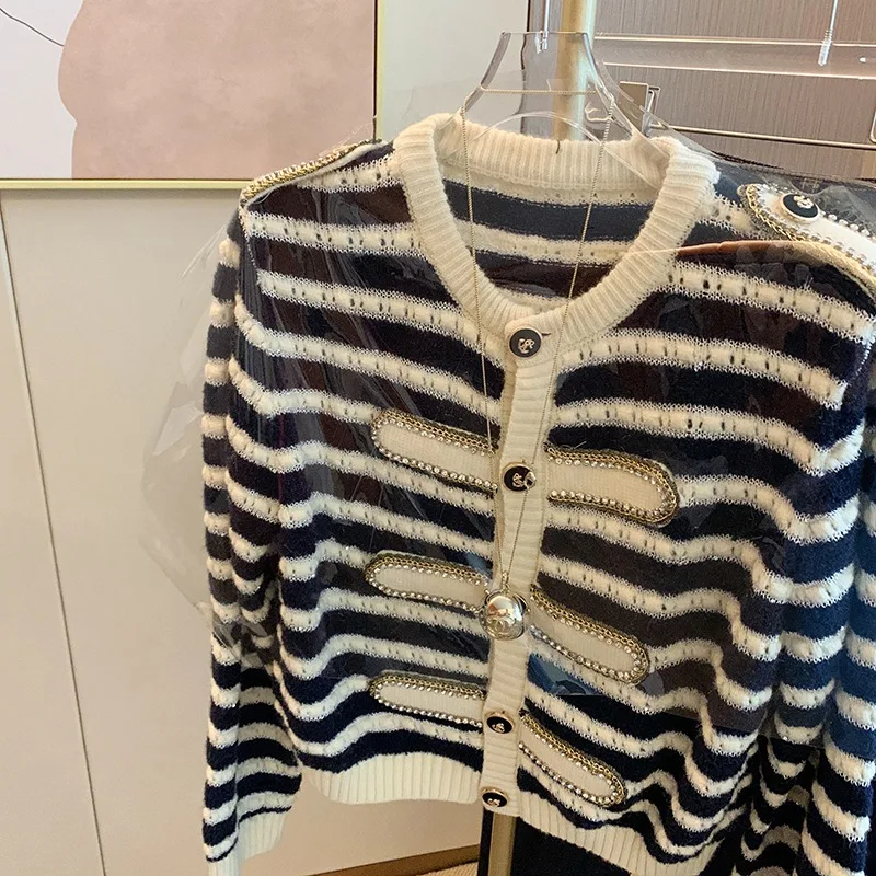 Vintage Stripe sweter dziergany sweter kobiet 2023 jesień nowy luźny O-Neck jednorzędowy przycięte Top damski