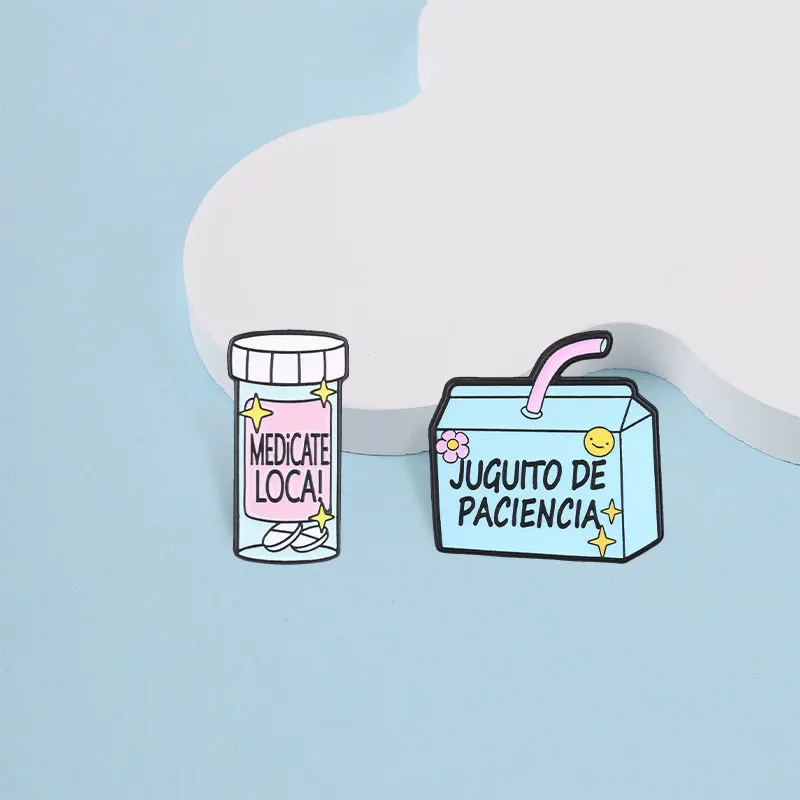 Cartoon-Emaille-Pins: Niedliche Patience Juice und Crazy Medicine Flaschen-Metallbroschen – Modische Anstecknadeln für Rucksäcke und Kleidung – Detail 7