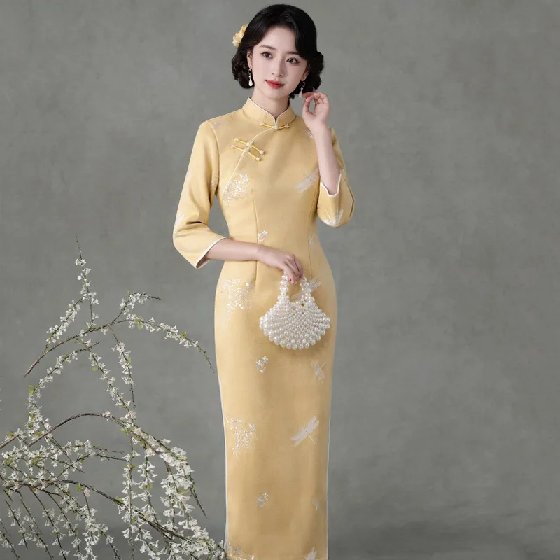 

Yellow Chinese Style Long Sleeved Cheongsam 2025 New Style Women's Retro Slim Fit Spring and Autumn Young Qipao Dress