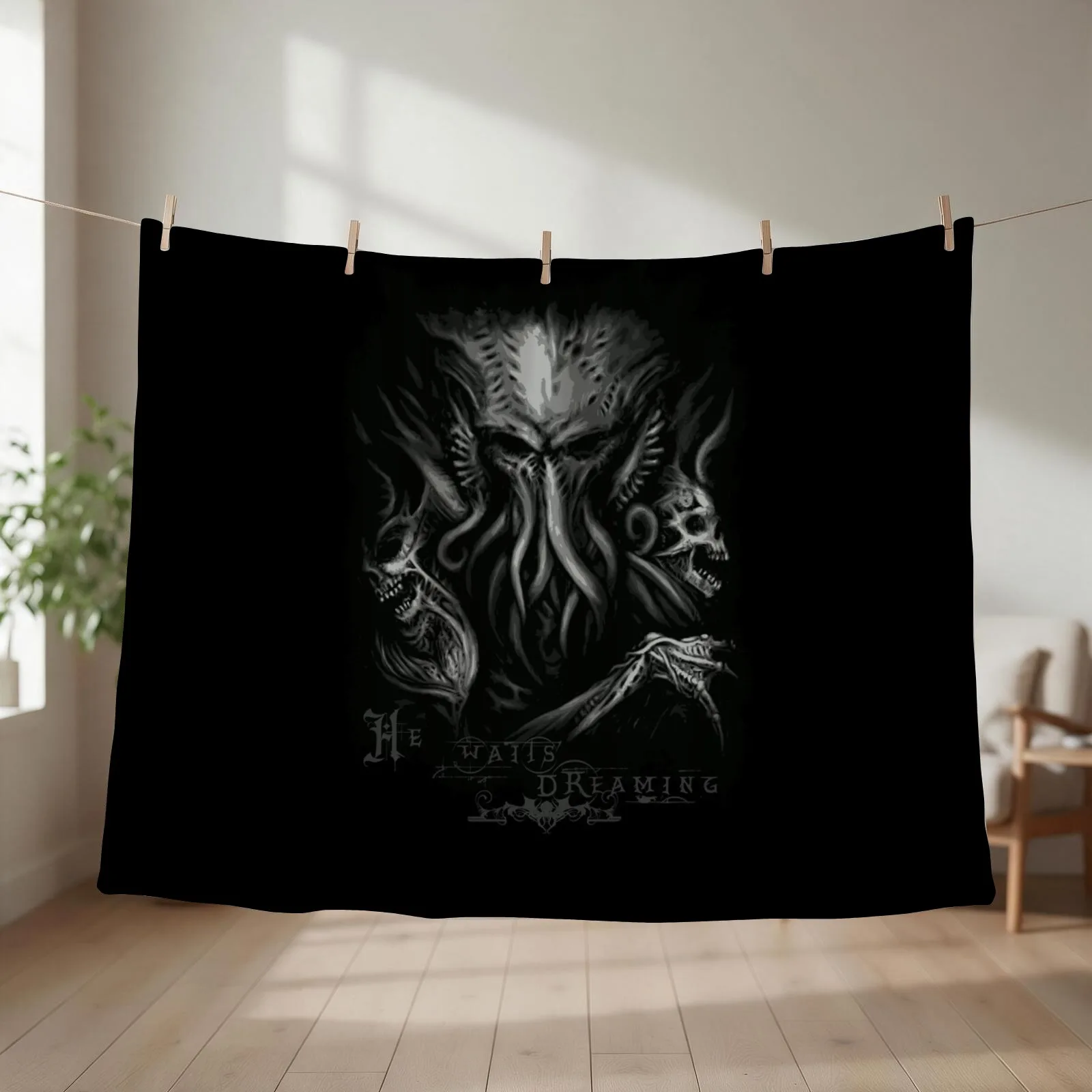 Cthulhu 'He waits dreaming' (H.P. Lovecraft) Throw Blanket couch cozy soft plush fuzzy picnic outdoor blanket
