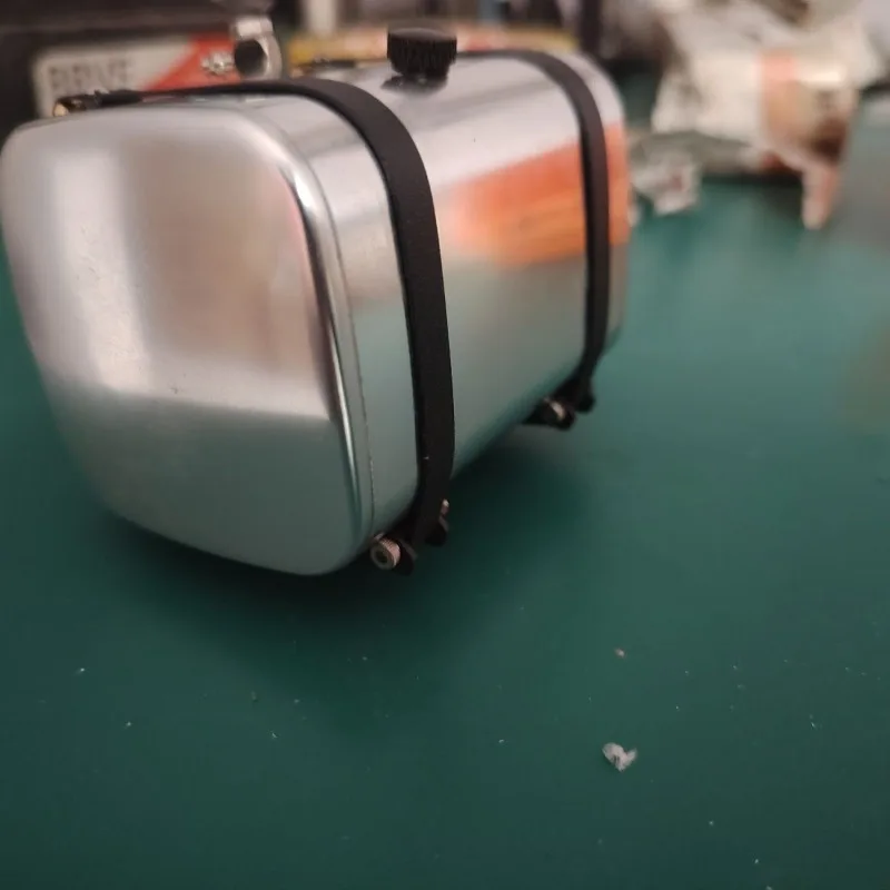 Całkowicie metalowy zbiornik oleju hydraulicznego 72 mm do ciężarówki RC 1/14 Tamiya SCANIA 770S VOLVO 750 Mercedes-Benz ACTROS 3363 MAN Części samochodowe