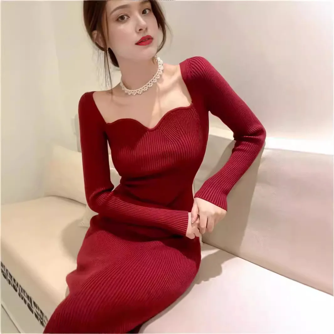 

Medium to Long Thick Knitted Base Dress with Slim Fit and Hip Hugging Design