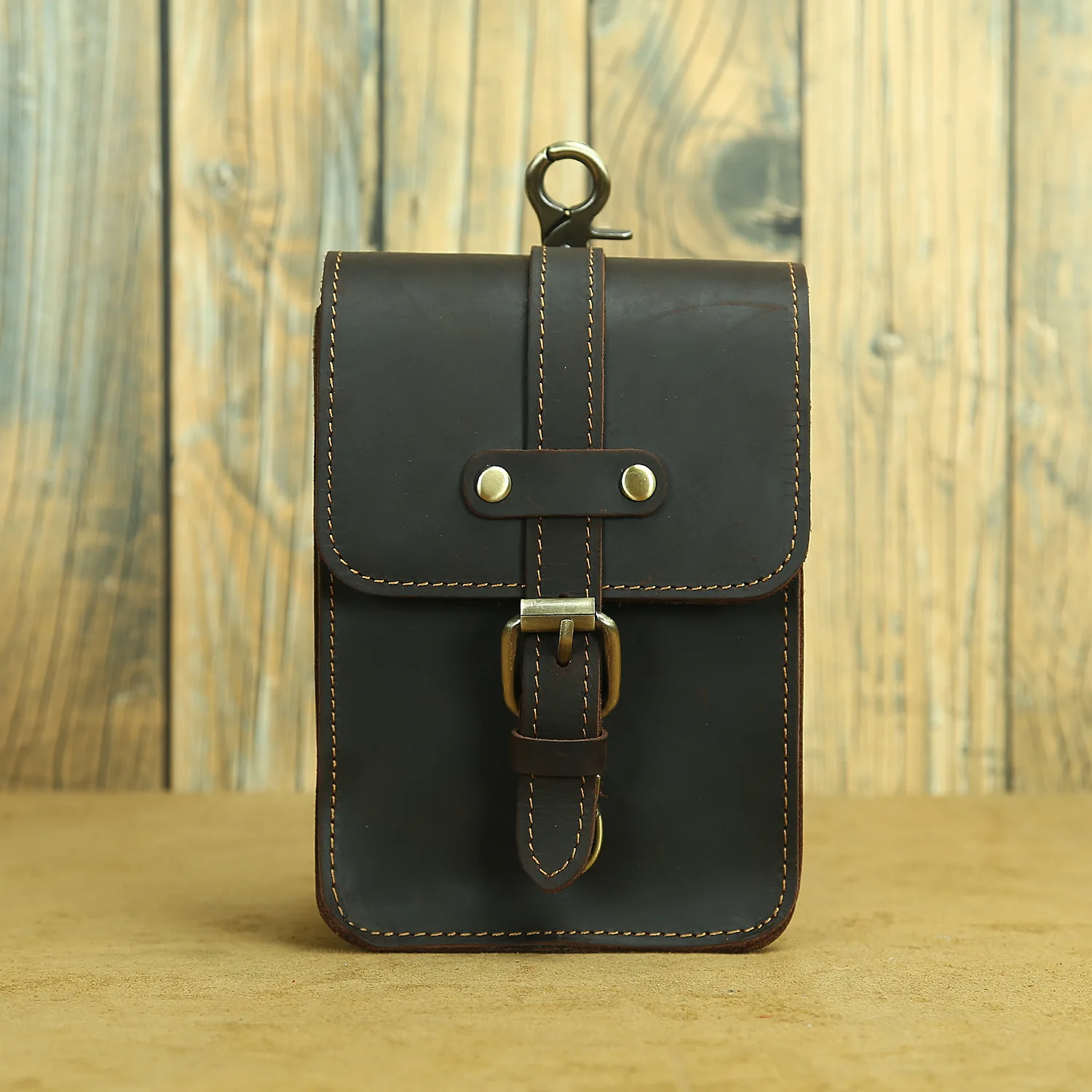 

LD-Retro Crazy Horse Head Layered Leather Men's Waist Bag Versatile Buckle Casual Waist Bag 6-inch Mobile Phone