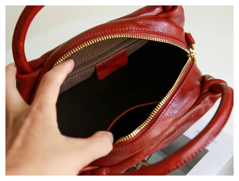 Von Modedesignern handgefertigte, hochwertige Damenhandtaschen aus echtem Leder, luxuriöse Outdoor- und Party-Umhängetaschen aus weichem Leder. – Detail 5