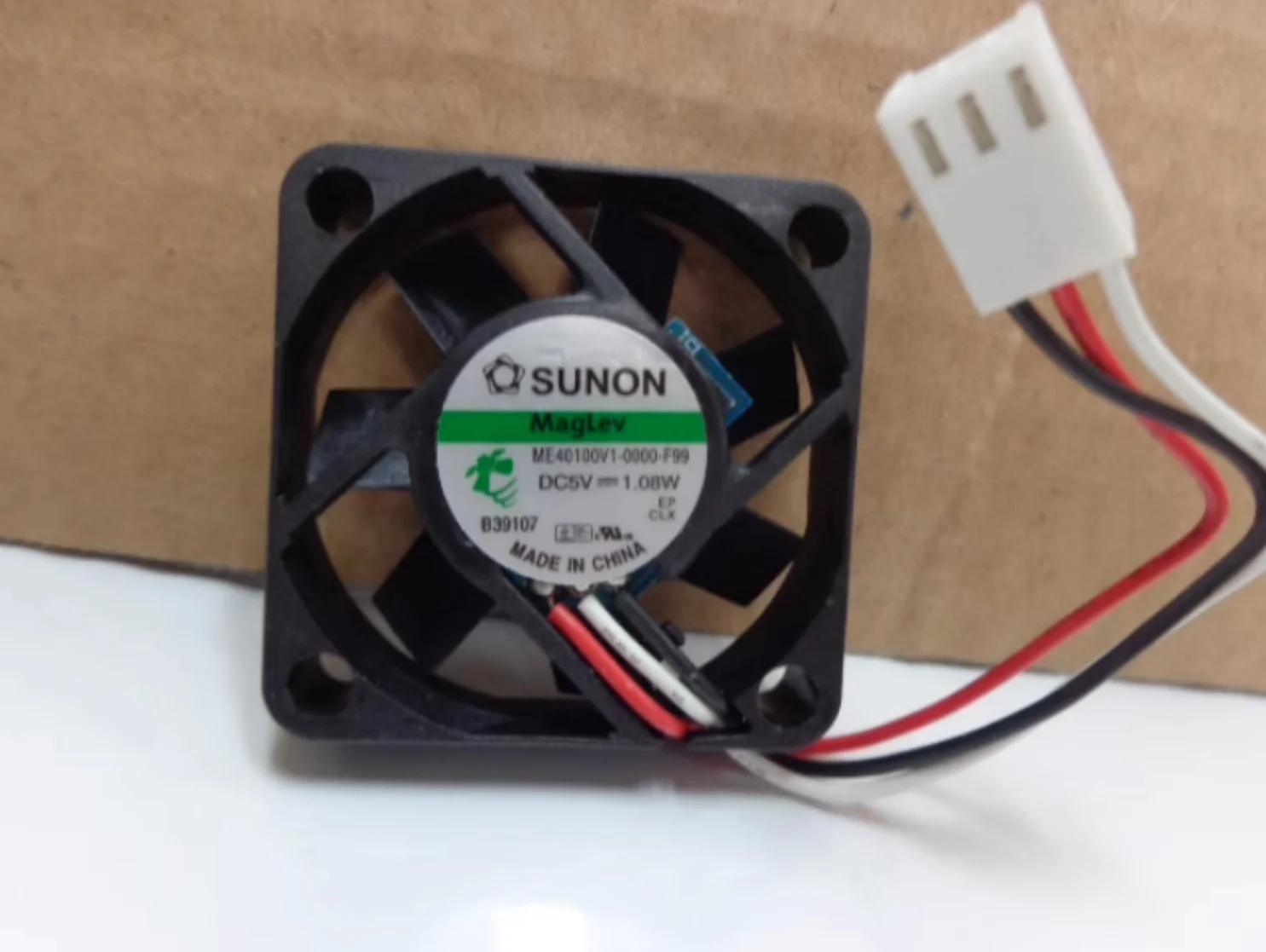 Original SUNON ME40100V1-0000-F99 5V 1.08W three-wire speed fan