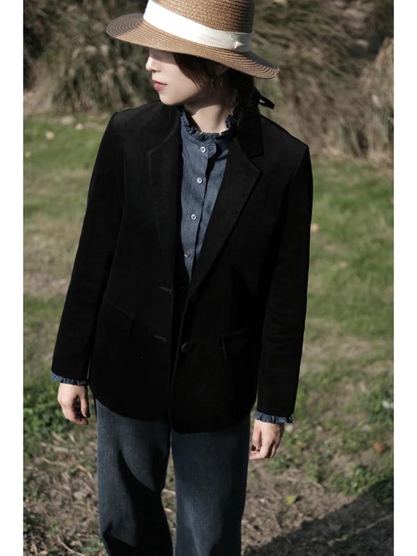 Damska marynarka ze sztruksu w cienkie paski, jesienno-zimowa, o prostym kroju, do pracy, na co dzień, z pełnym podszyciem, z długim rękawem.