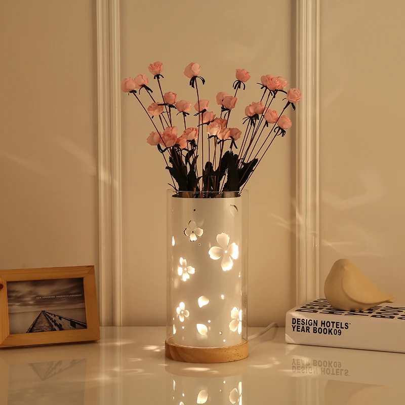 

Creative, simple, hollow decoration, flower arrangement, romantic bedroom, bedside study, wedding room, gift giving