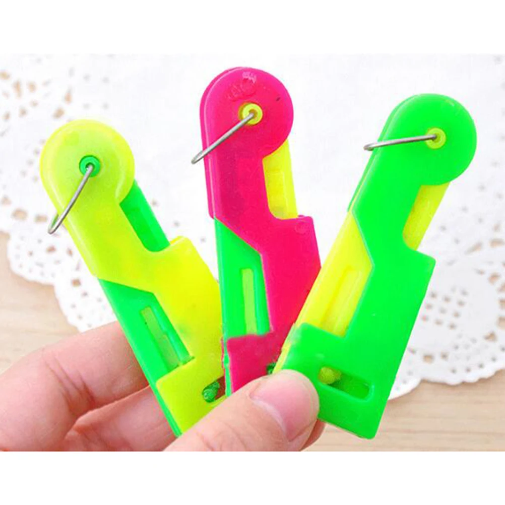 

30Pcs Plastic Thread Guide Needle Device Auto Threading Easy Use Gift for Elderly People with Dim Eyesight Needle Tool