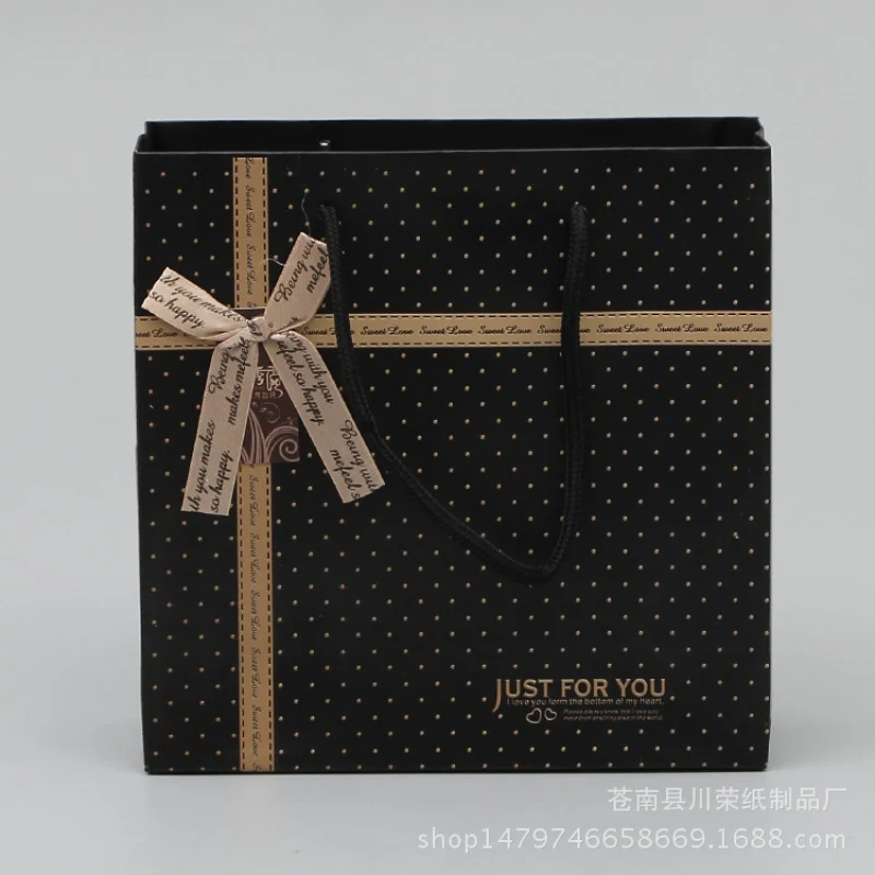 

Custom. a Large Number of Portable Clothing Shopping Bags Multi-Specification Portable Folding Paper Bag