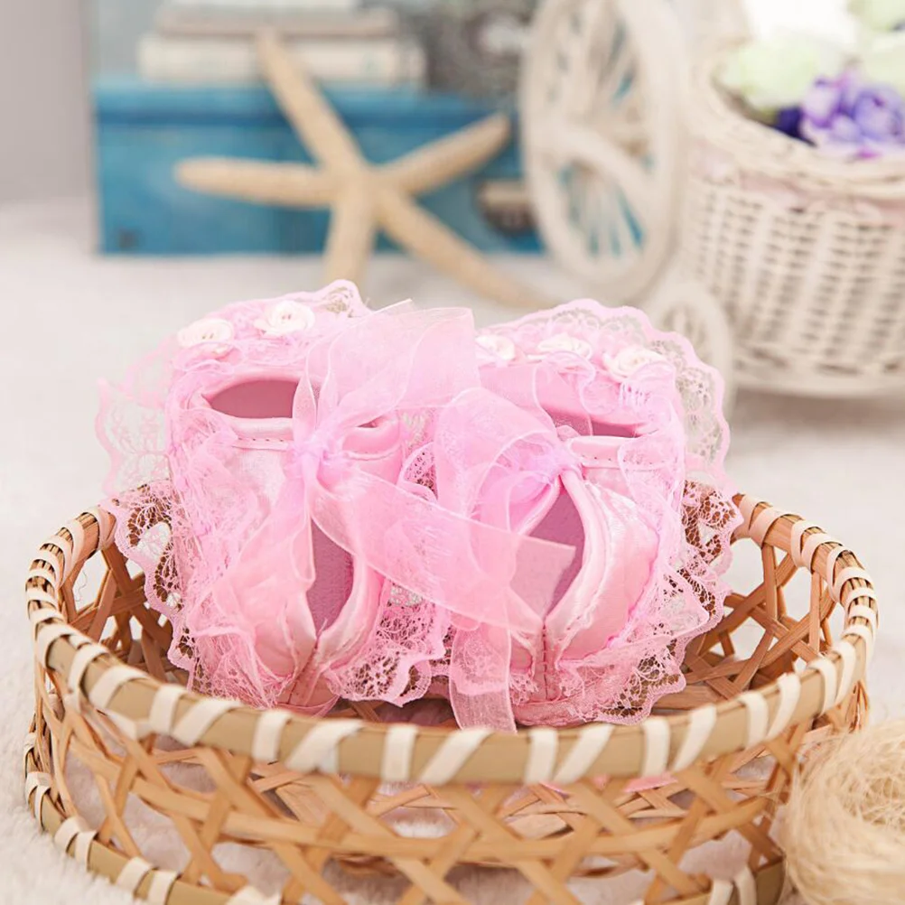 

1pcs 1 Pair Pink Lace Infant Crib For Baby Girl Shoes Newborn Girls Infant Soft Newborn Shoes Gift