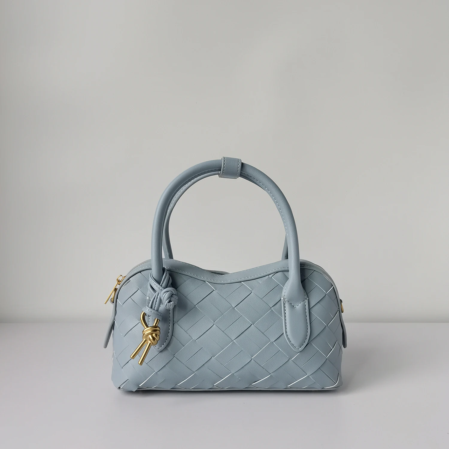 

Новая модная плетеная сумка на плечо, круглая сумка для боулинга, маленькая сумка через плечо, женская простая стильная классическая модная женская сумка в стиле ретро