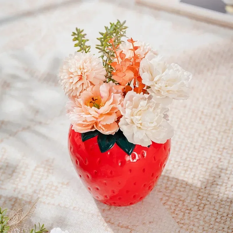 Strawberry ceramic vase home bedroom entrance living room dining room desktop flower arrangement simulation fruit ornament