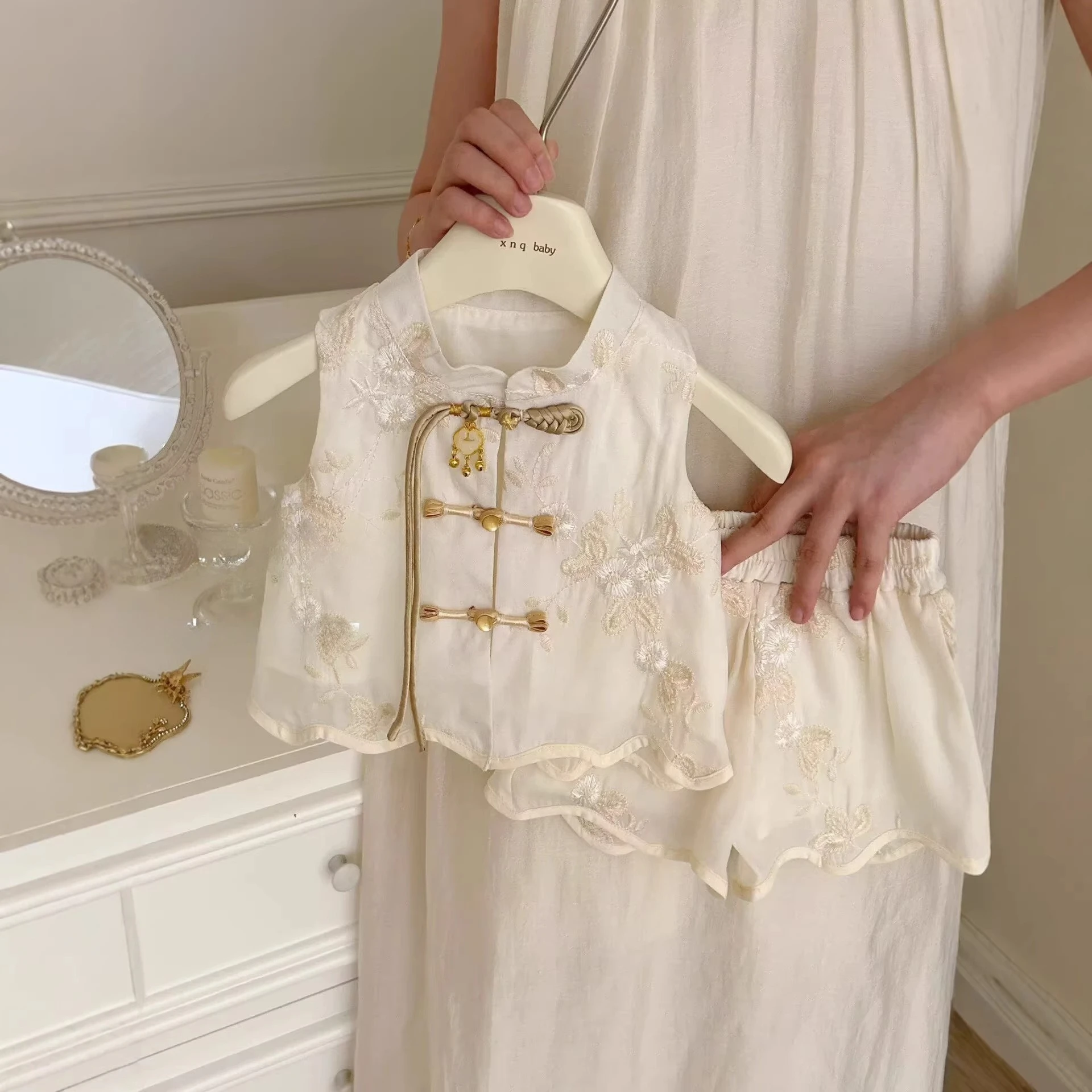 Girls Solid Color Embroidery Temperament Sleeveless Set Summer Style Childrens Two Piece Set
