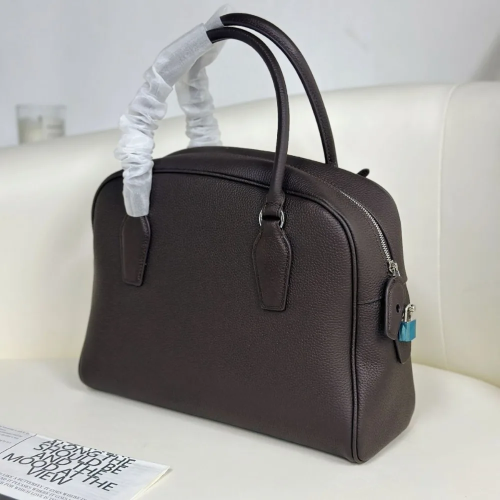 New High-quality First-layer Cowhide Bowling Bag Women's Large-capacity Niche Design Commuter Shoulder Crossbody Light Luxury