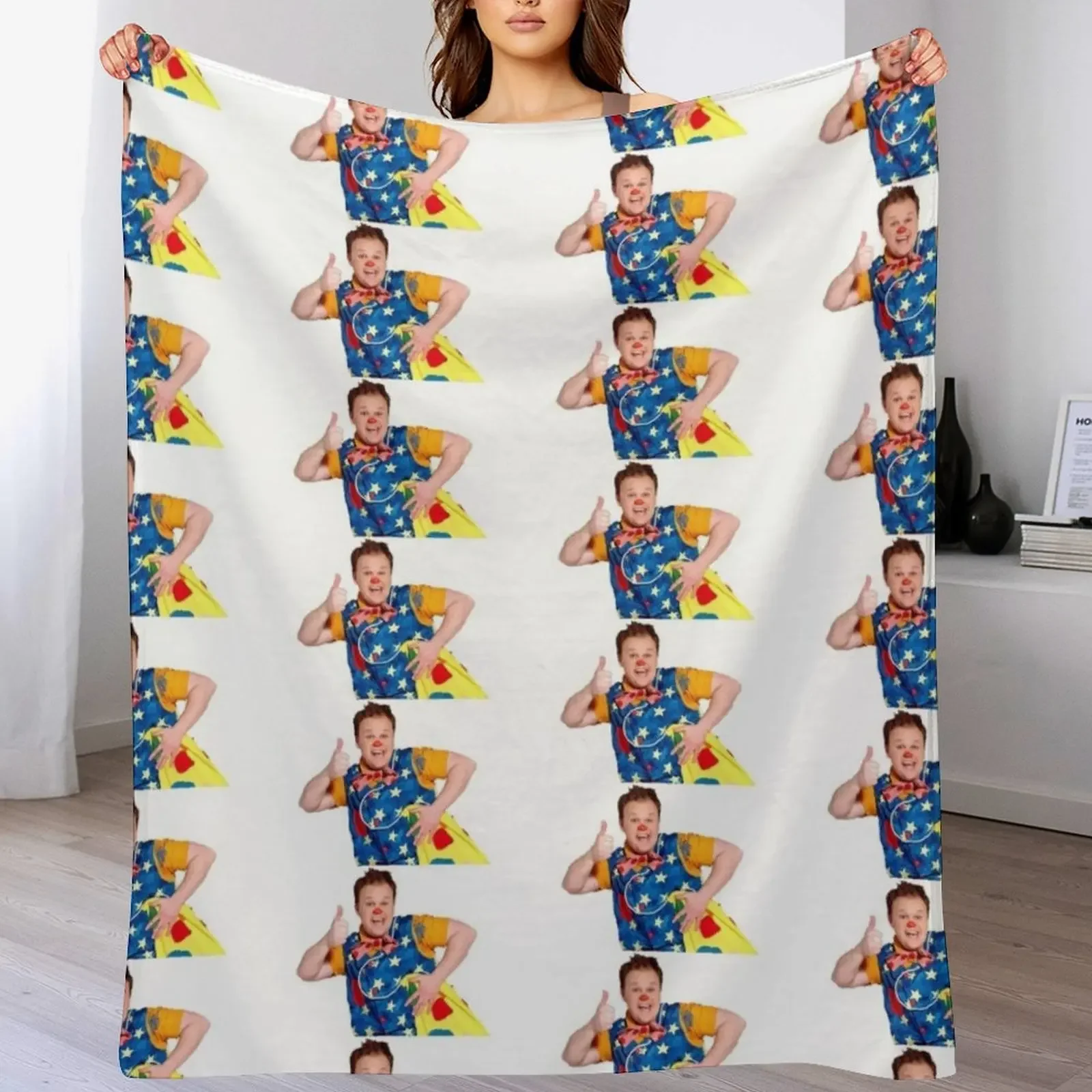 

Mr Tumble Throw Blanket Thin Sleeping Bag Thermal Cute Blankets for Cozy Comfort at Home or Outdoor Use