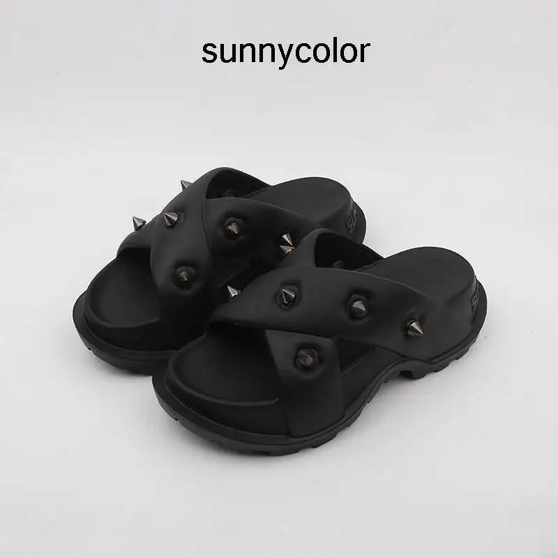 

Women's Black Platform Sandals Summer Outdoor Cross Strap Rivet Design Fashion Ins Trendy Thick Soled Slippers