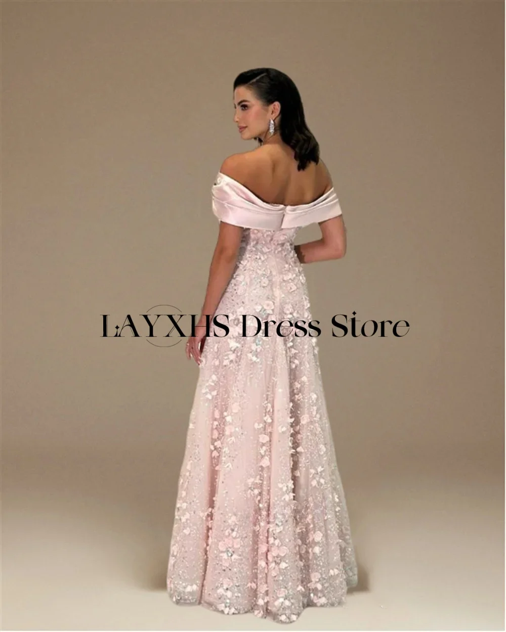 LAYXHS งดงามปิดไหล่ชุดราตรี A-Line ลูกไม้ดอกไม้จีบชุดราตรีที่กําหนดเอง FBسات