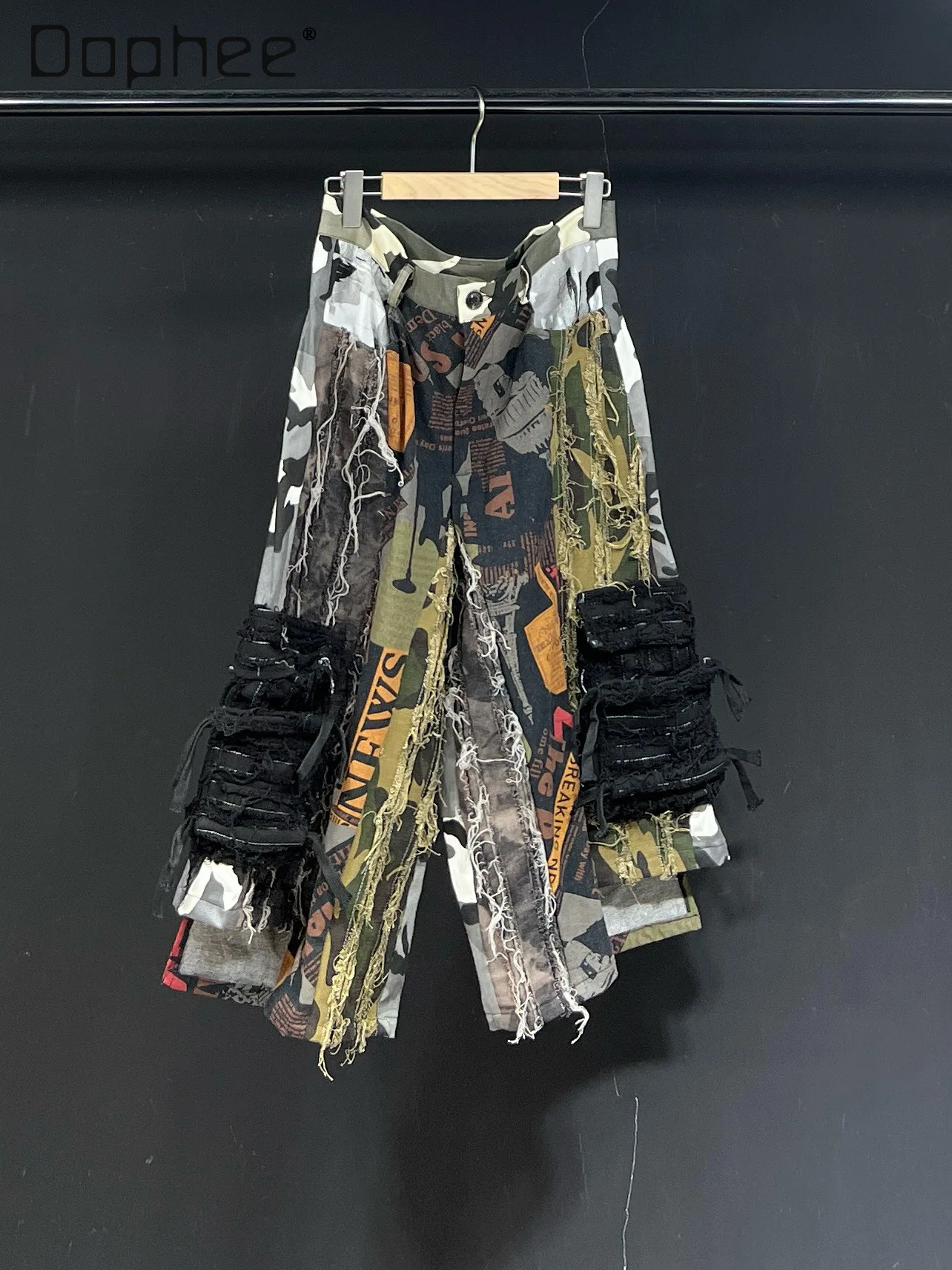 

Summer New Personalized Punk Style Camouflage Loose Casual Ripped Jeans Trend Handsome Patchwork Irregular 7-point Pants Men