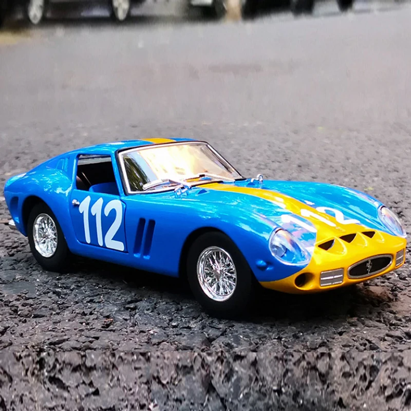 Ferrari 250 GTO modelo de coche en miniatura, juguete de simulación, aleación, fundición a presión, vehículos, decoración del hogar, 1:24