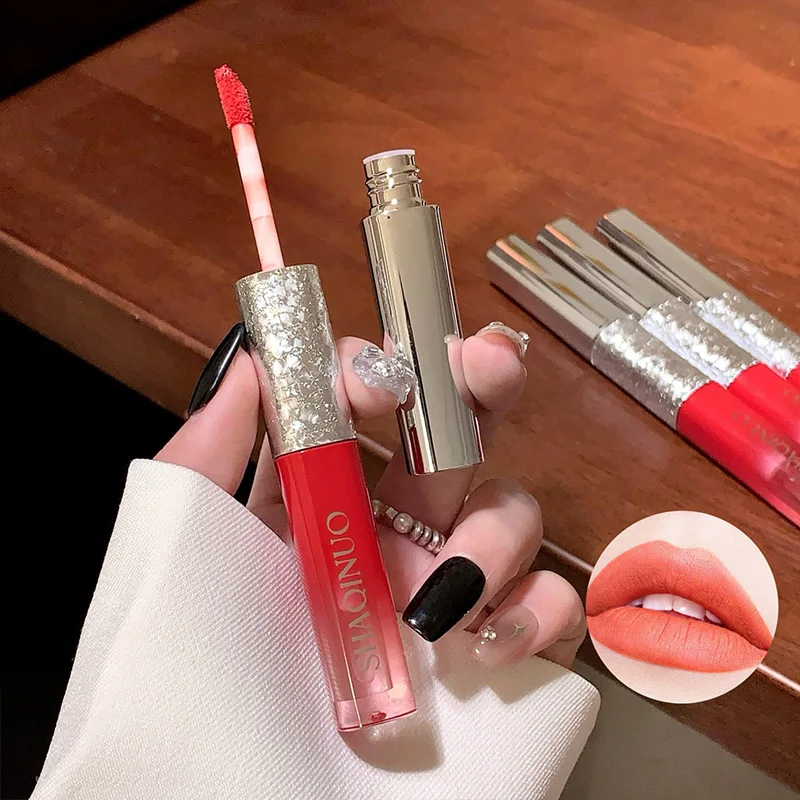 双頭リップグレーズレッドフェスティバルデザインマット&グロッシー2 in 1、バレンタインデーの装飾に最適