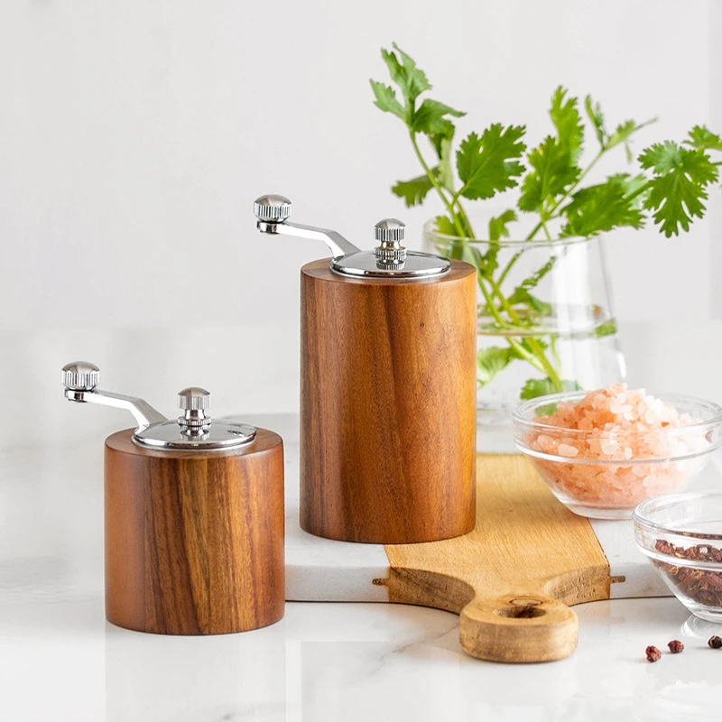 Wooden hand-cranked pepper grinder, kitchen spice seasoning bottle, manual coffee bean grinder