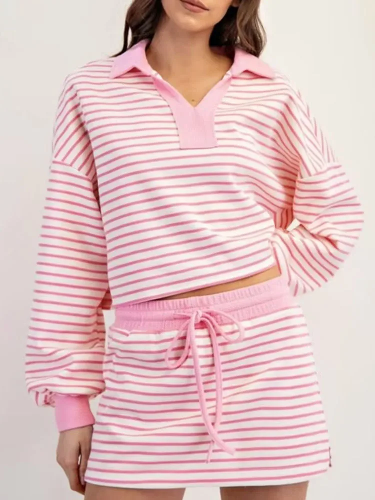 

Сексуальный пуловер с лацканами и v-образным вырезом, топы и мини-юбка, женский повседневный спортивный костюм с длинными рукавами, модный свободный комплект в полоску с принтом из 2 предметов