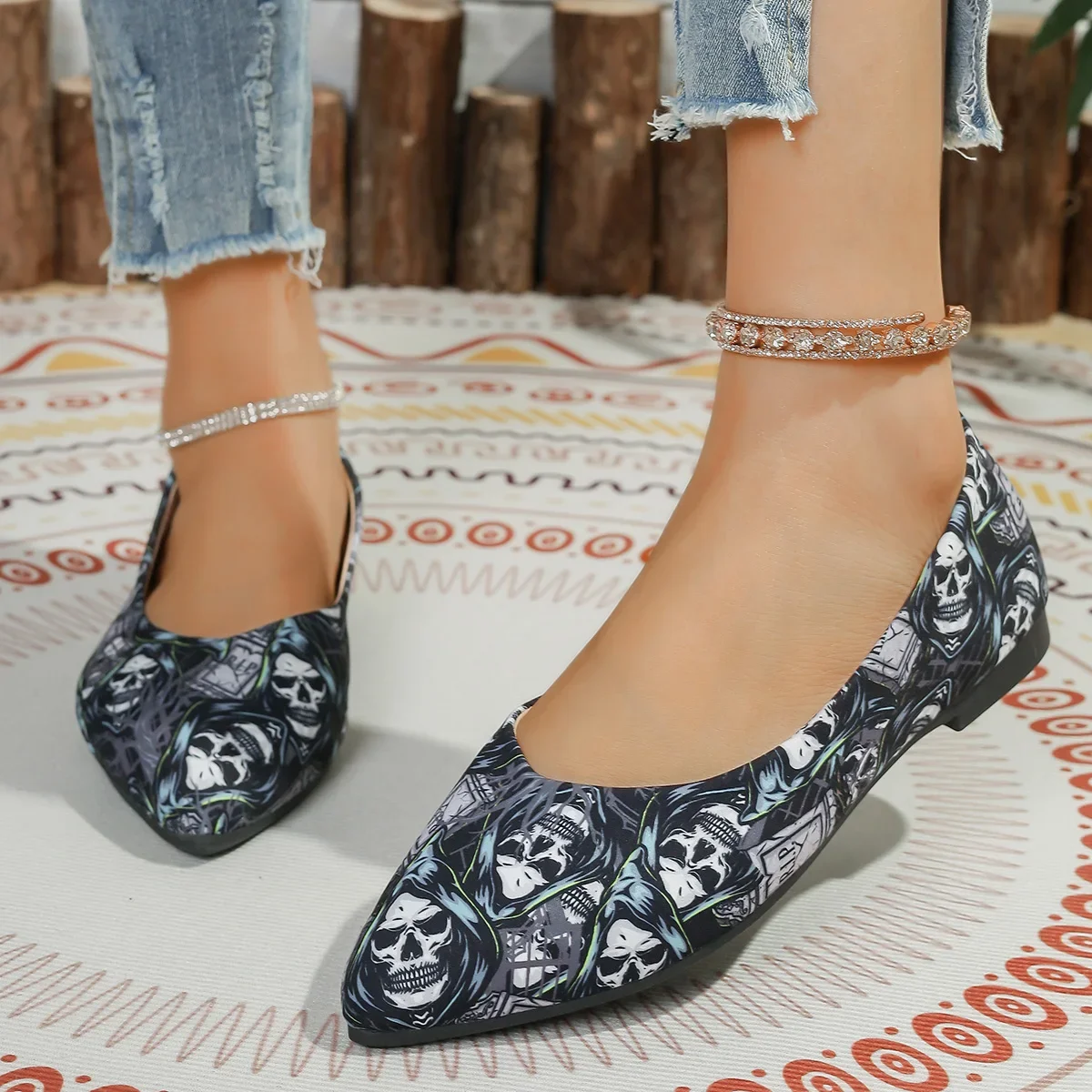 

Women Soft Ballet Flats Shoes 2025 New Pointed Toe Women Flats Rhinestones Loafers Spring and Autumn Classic Flats Shoes Women
